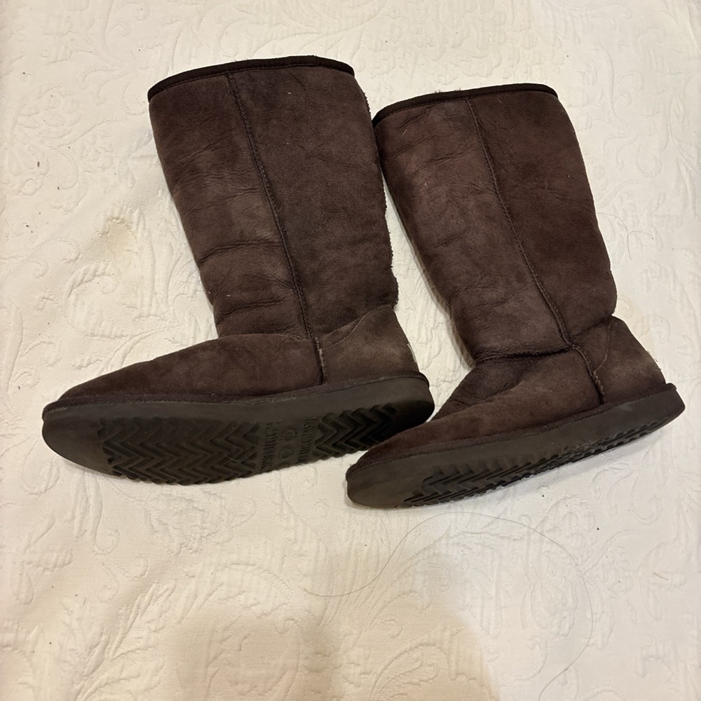 UGG AUSTRALIA boots